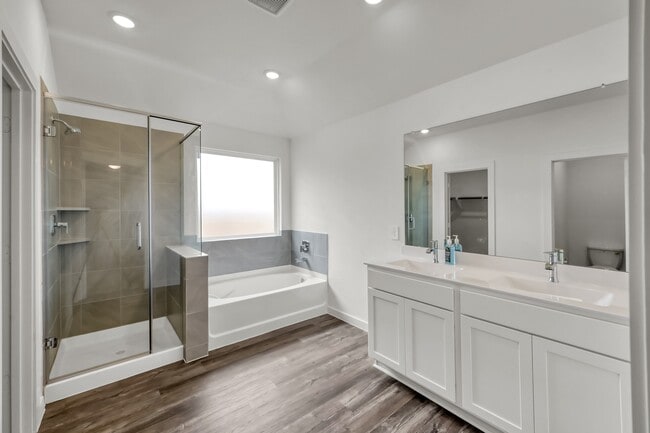 Building Photo - 647 Delicate Arch Dr