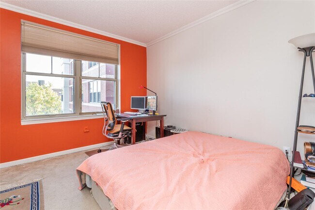 Building Photo - 300 Mamaroneck Ave
