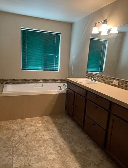 Building Photo - 3007 SW 176th Ave