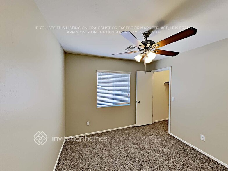 Building Photo - 22858 W Solano Dr