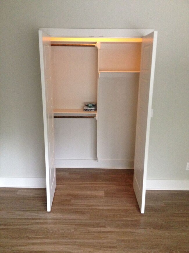 Building Photo - Wildwood 2