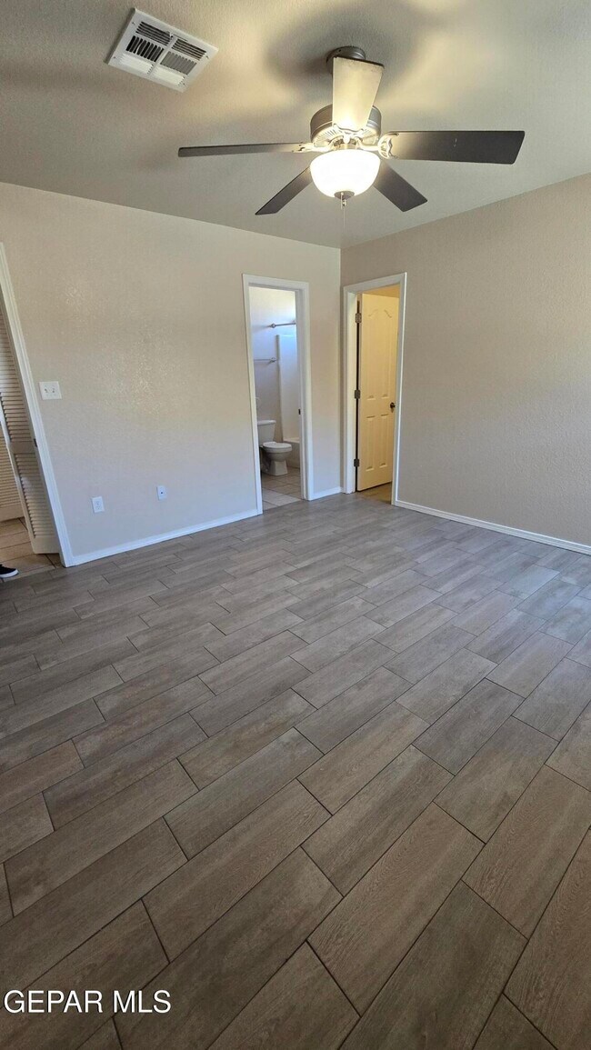 Building Photo - 14229 Otter Point Ct