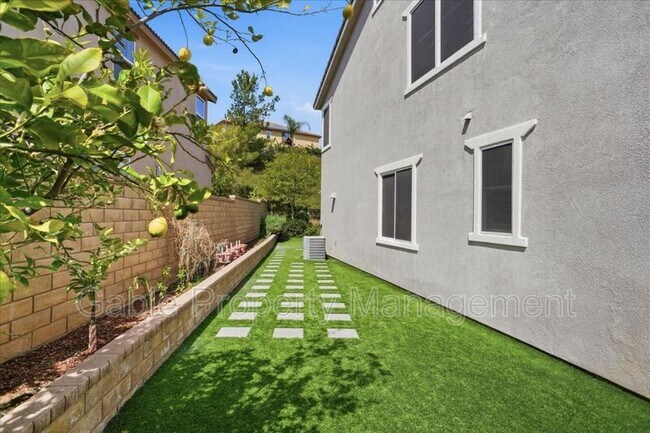 Building Photo - 24313 La Montura Dr