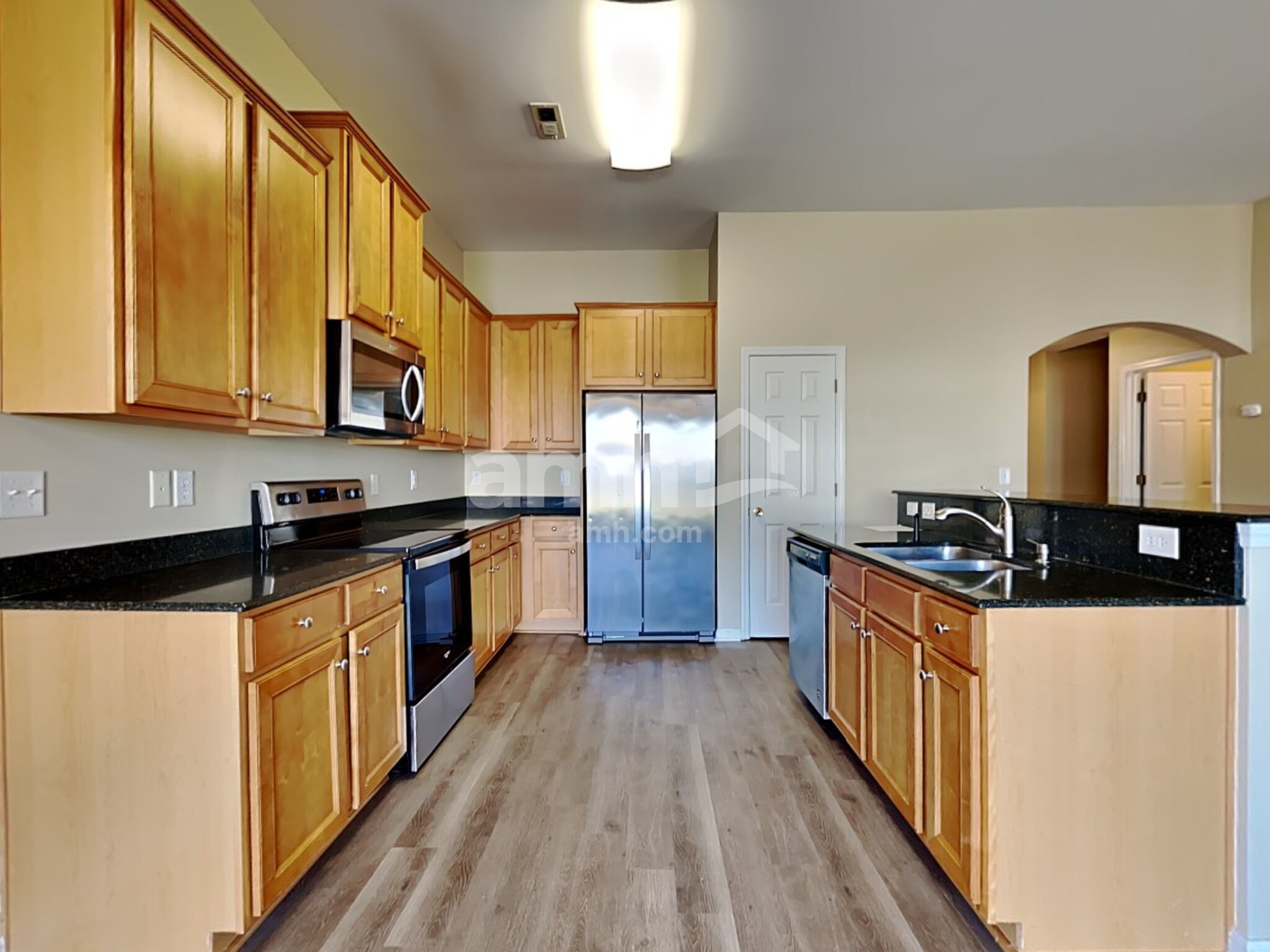 Building Photo - 411 Pine Hill Ln
