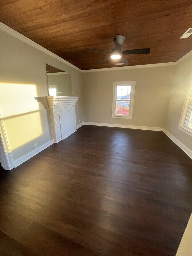 Building Photo - Updated 2 bedroom + finished attic space on an acre in davie county!