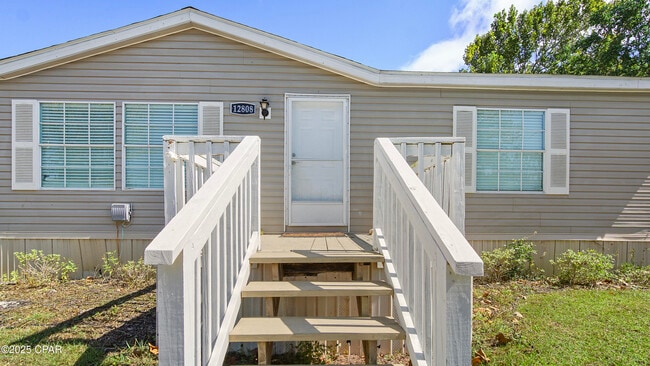 Building Photo - 12808 Clear Creek Rd