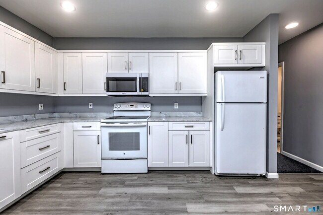 Building Photo - 86 Avery St