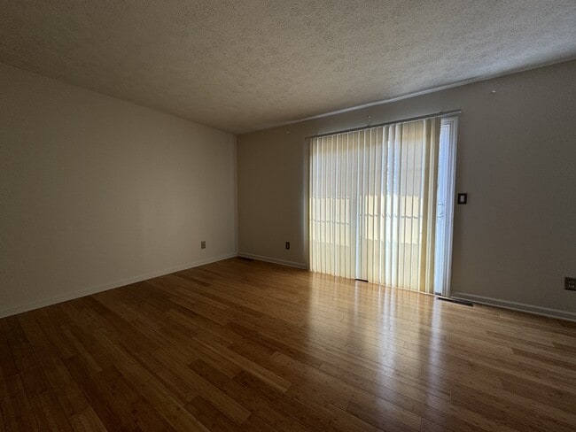 Building Photo - 1317 Perry Ave