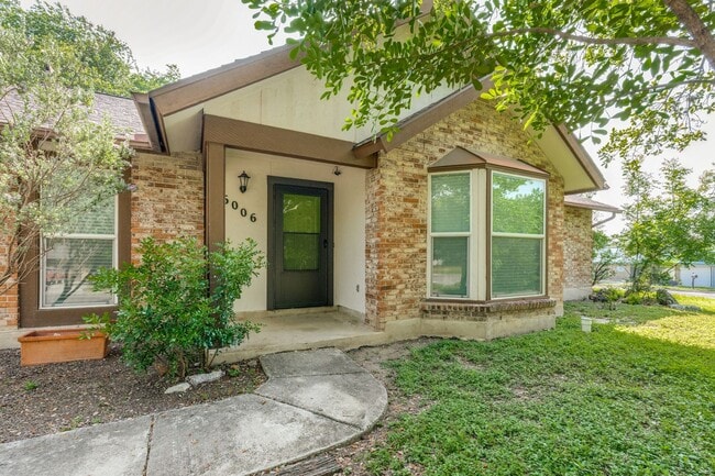 Building Photo - 16006 Eagleway St