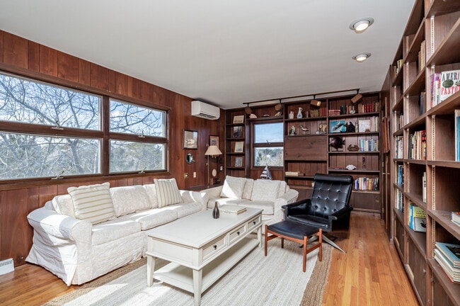 Building Photo - 79 Surf Dr