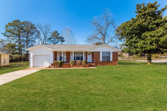 Primary Photo - 2421 Redmont Rd NW