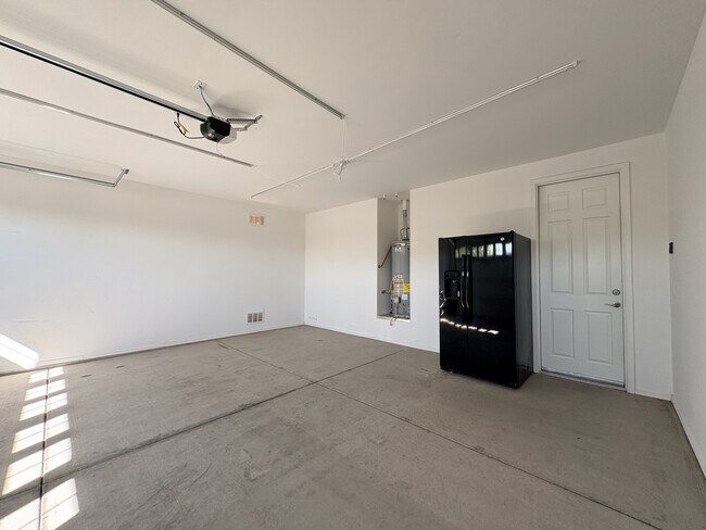 Building Photo - 7214 S Via Tierra Mesa