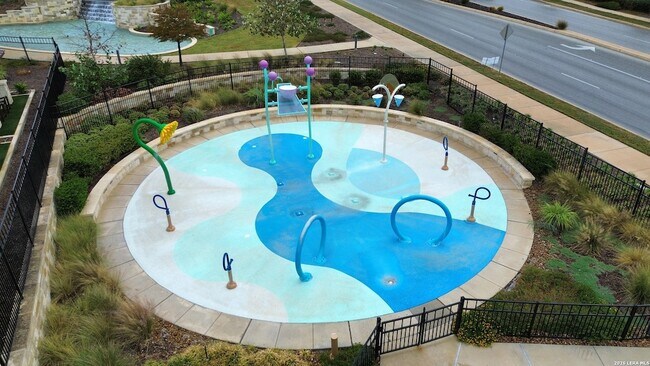 Building Photo - 6418 Dynamic Sound