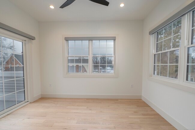 Building Photo - 2620 Main St