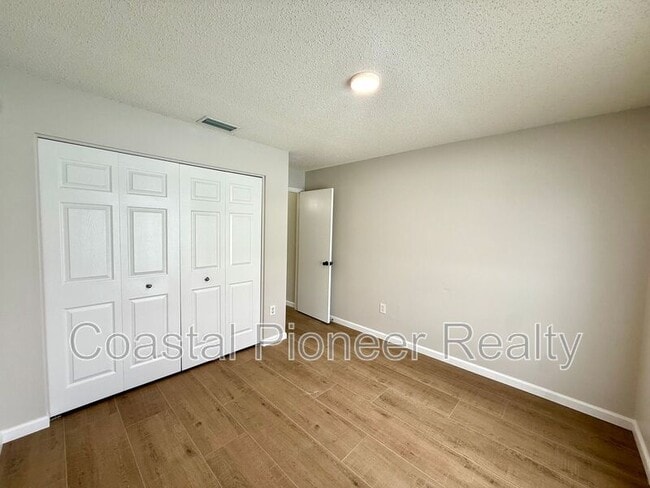 Building Photo - 11222 Clayridge Dr