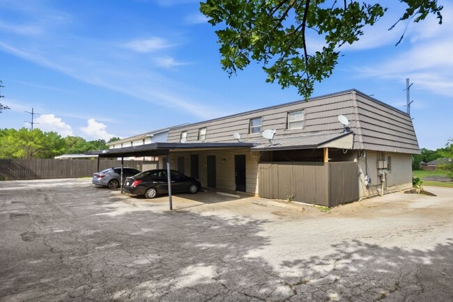 Building Photo - 2729 Hurstview Dr
