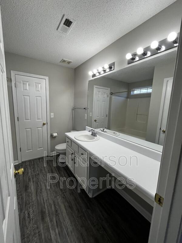 Building Photo - 4004 Shadow Pines Cir