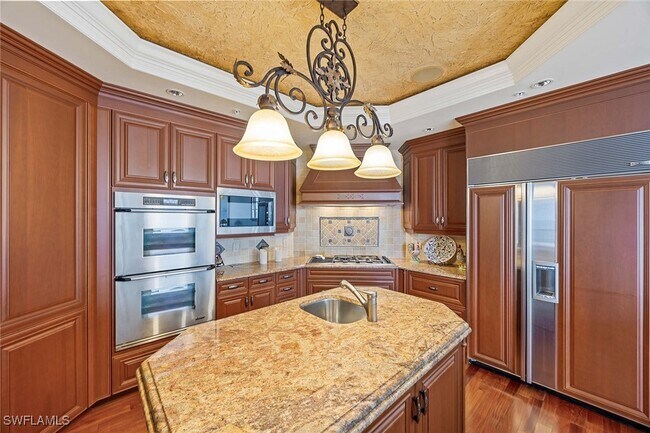 Building Photo - 940 Cape Marco Dr