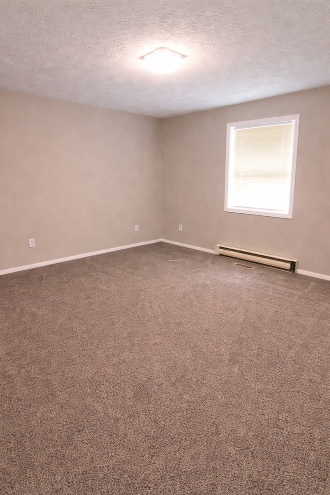 Building Photo - Total Electric 3 Bedroom 1.5 Bath Home