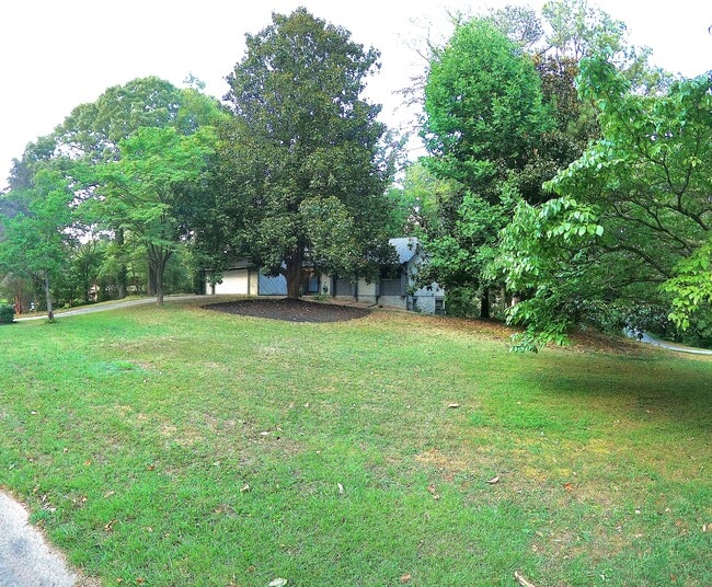 Building Photo - 2672 Suzanne Ln