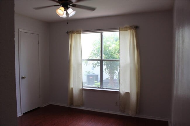 Building Photo - 9603 Nightjar Dr