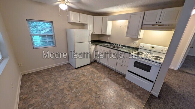 Building Photo - 618 Edgewood Ave