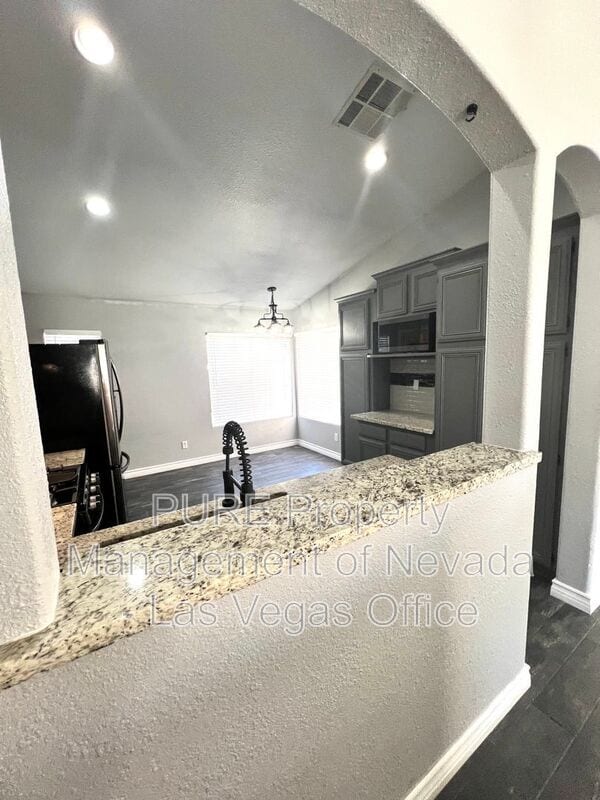 Building Photo - 1401 Healing Waters Ln