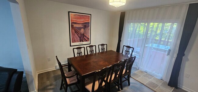 Building Photo - 260 Birchwood Dr