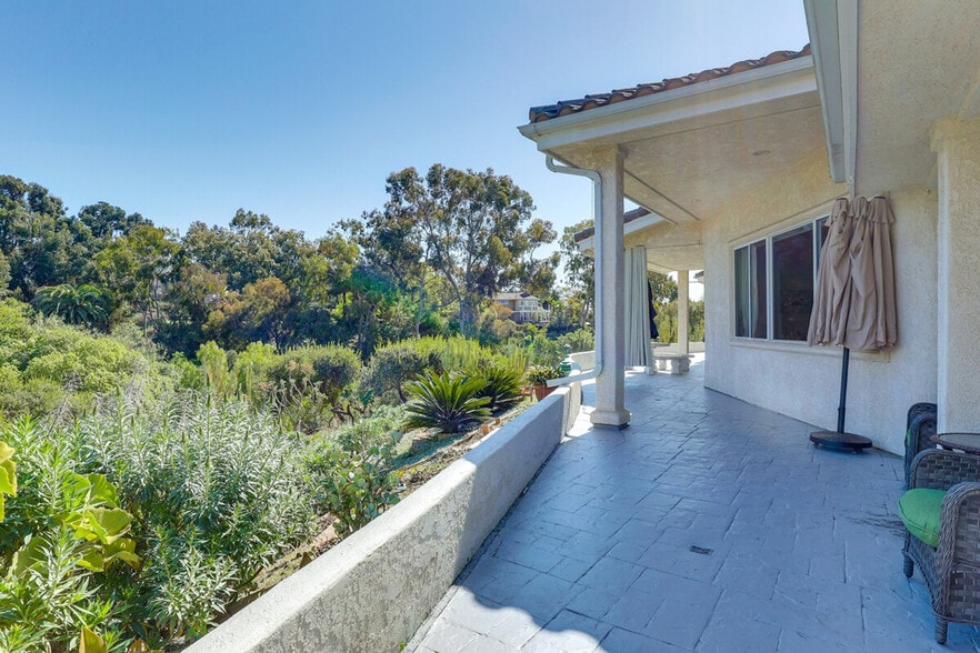 Building Photo - 1831 Samoa Way