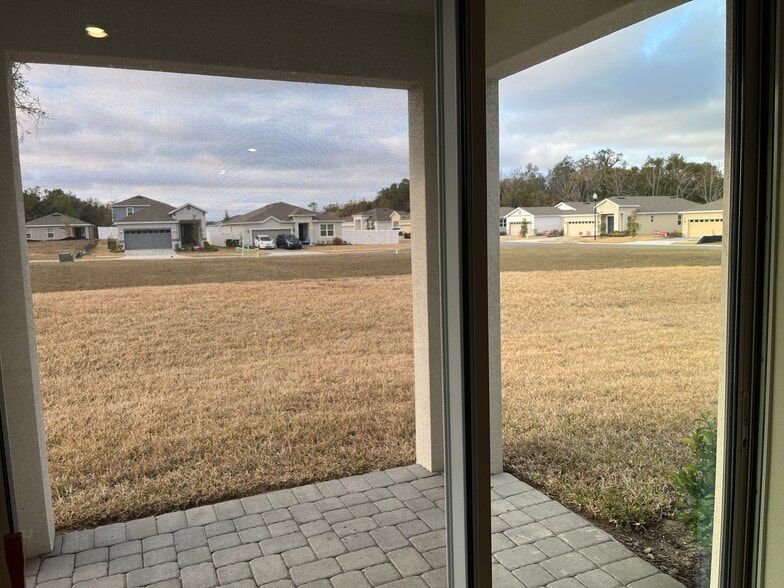 Building Photo - 801 Lemon Ave