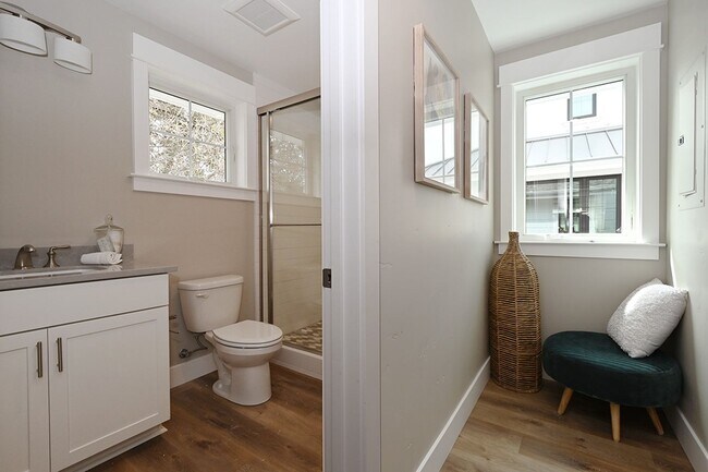 Building Photo - Beautiful Newer Home in Downtown Pleasanton