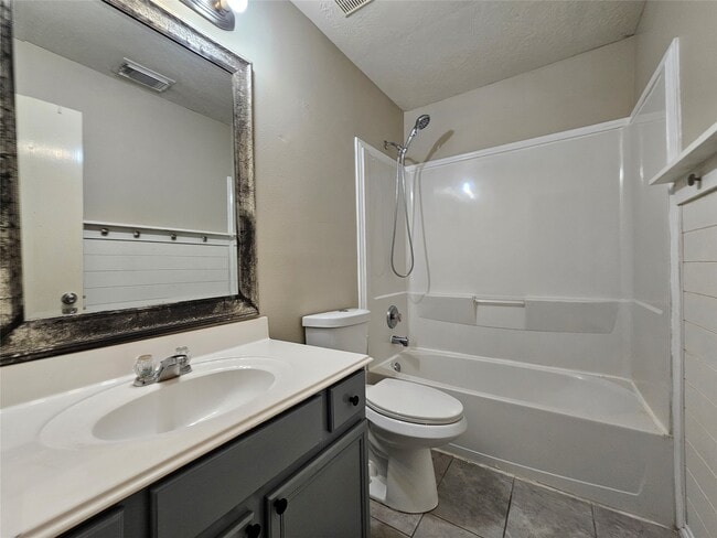 Building Photo - 13111 Cherryglade Ct