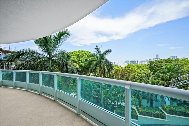 Building Photo - 1643 Brickell Ave