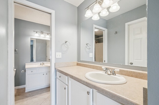 Building Photo - 2539 Catskill Ct