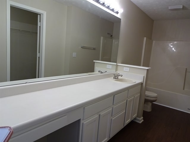 Building Photo - 1921 Monticello Dr