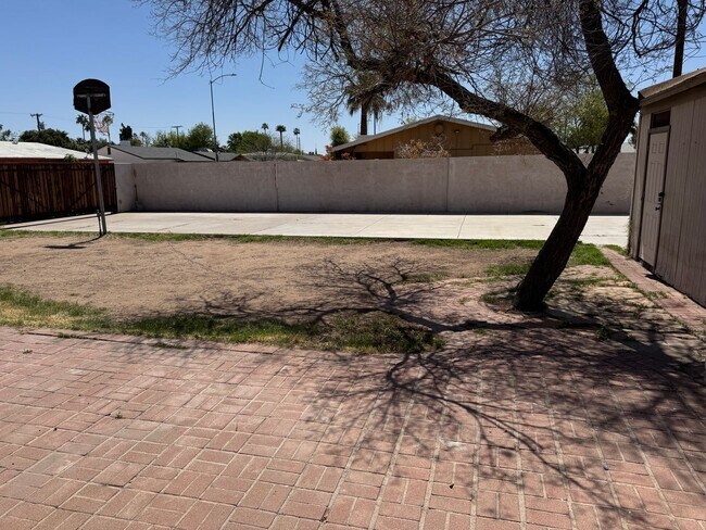 Building Photo - Fantastic 3 Bedroom/2 Bath Single Level Ho...