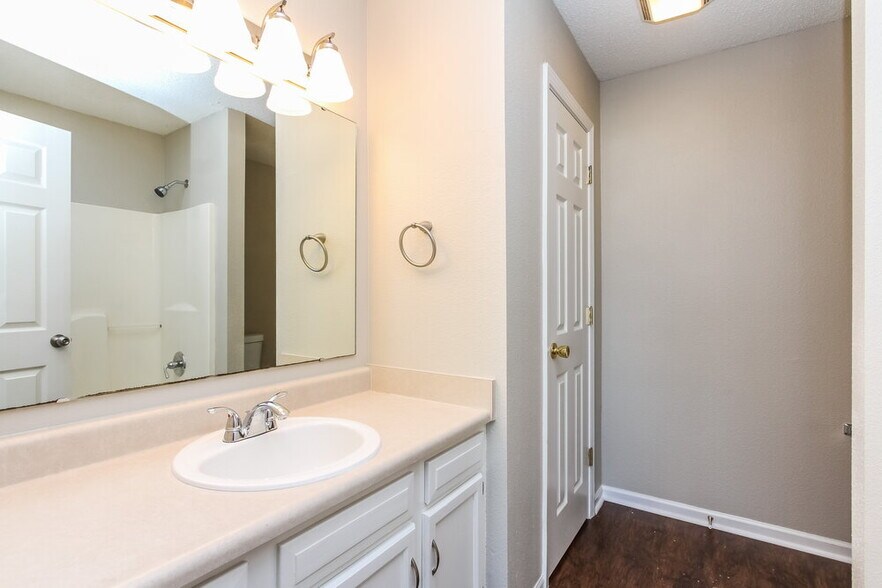 Building Photo - 3348 Blue Ash Ln