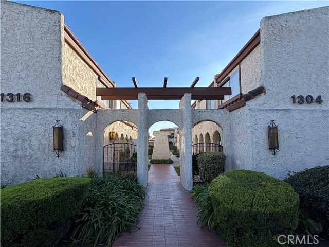 Primary Photo - 1304 Elm Ave