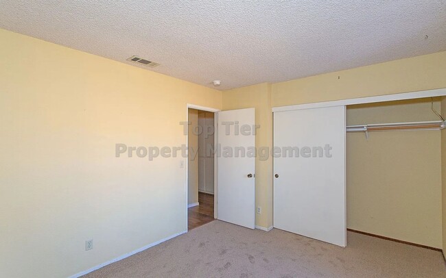 Building Photo - **$300 OFF 1st months rent** Spacious 3 be...