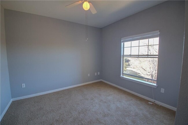 Building Photo - 2320 Gracy Farms Ln