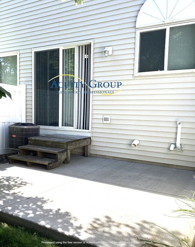 Building Photo - 2BR, 2BA Otsego Townhome for Rent
