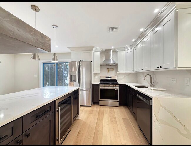 Building Photo - 259 Kneeland Ave
