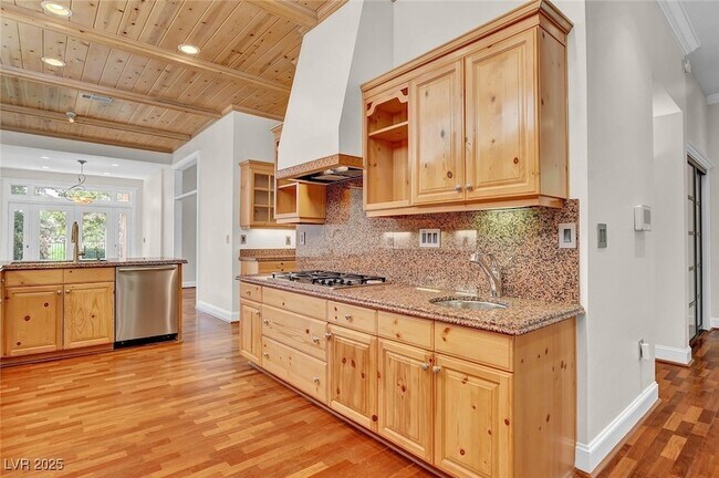 Building Photo - 9005 Opus Dr