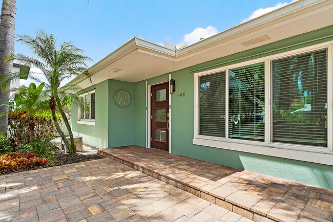 Building Photo - 440 Jupiter Ln