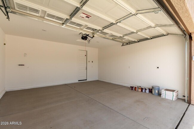 Building Photo - 8910 W Palo Verde Dr