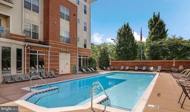 Building Photo - 2791 Centerboro Dr
