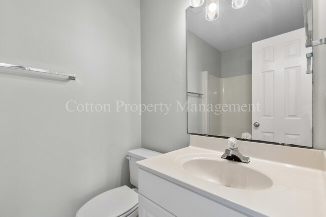 Building Photo - 406 N Dickerson St