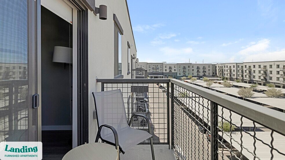 Building Photo - 402 W Lincoln St