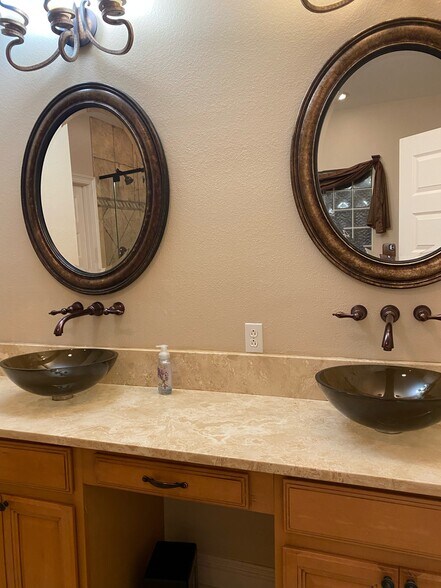 Primary Bathroom vanity - 3104 Moss Ln