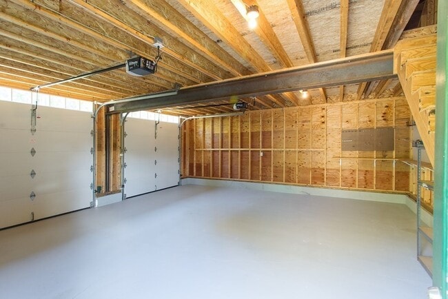 Building Photo - 11 Green St